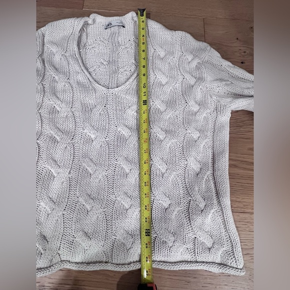 Zara V-Neck cable knit Cream Sweater - Picture 5 of 7
